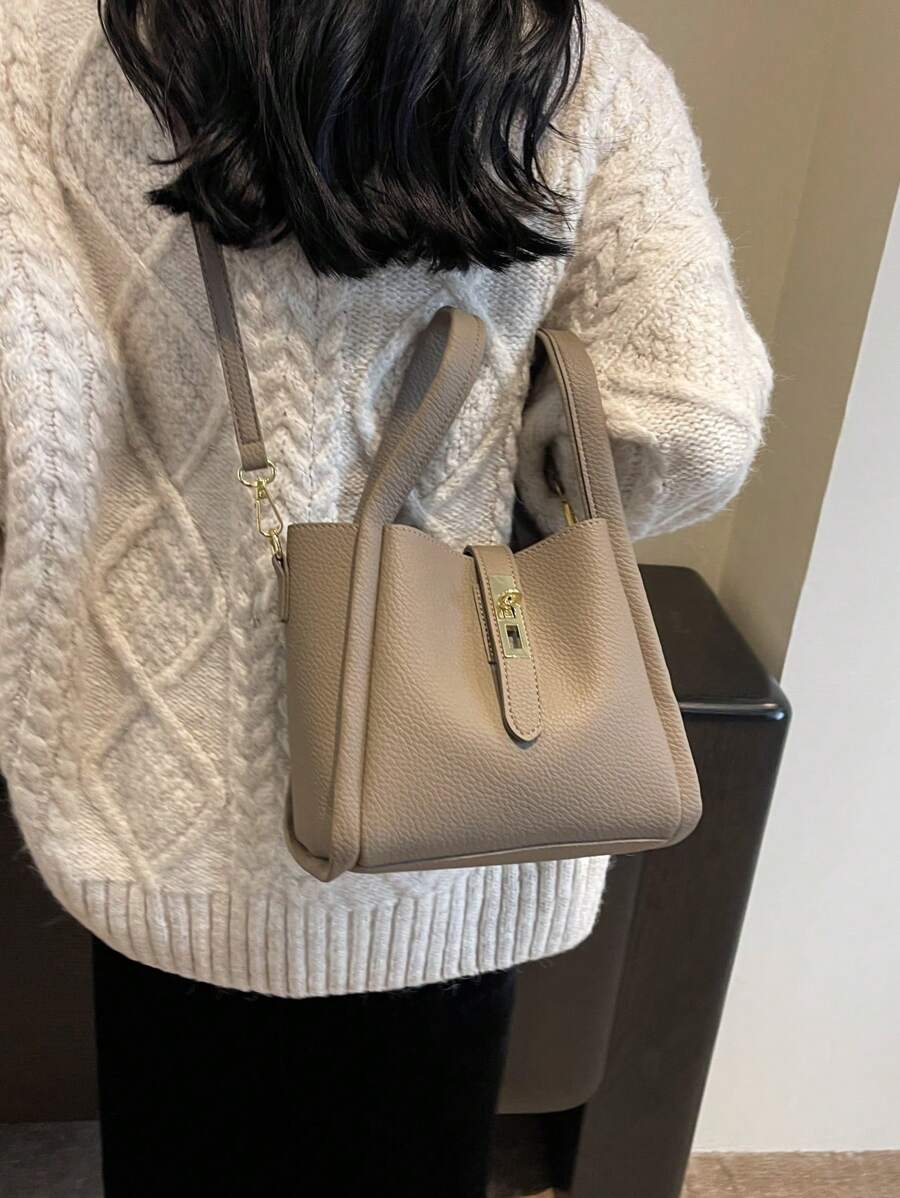 High-End Women's Tote Bag, New Arrival, Handheld, All-Season Commuter Bag, Versatile Fashion, Outdoor Suitable, Large Capacity, Shoulder
