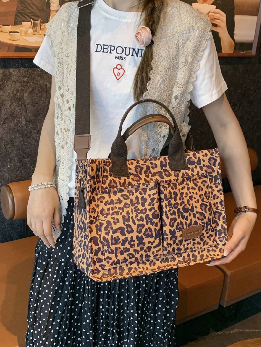 Fashionable Vintage Flower Printed Tote Bag With Random Patterns, Suitable For Commuting, Work, Travel, Etc.