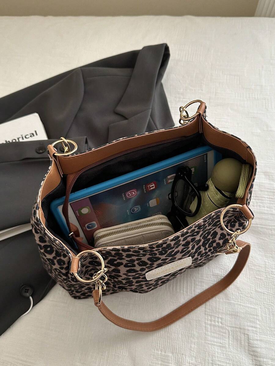Fashionable Striped Handbag- Women's Large Capacity Shoulder Bag- Zipper Tote Bag For Daily Use- Metal Chain Tote Bag Minimalist Chain Shoulder Tote Bag For Teen Girls Women College Students,Rookie