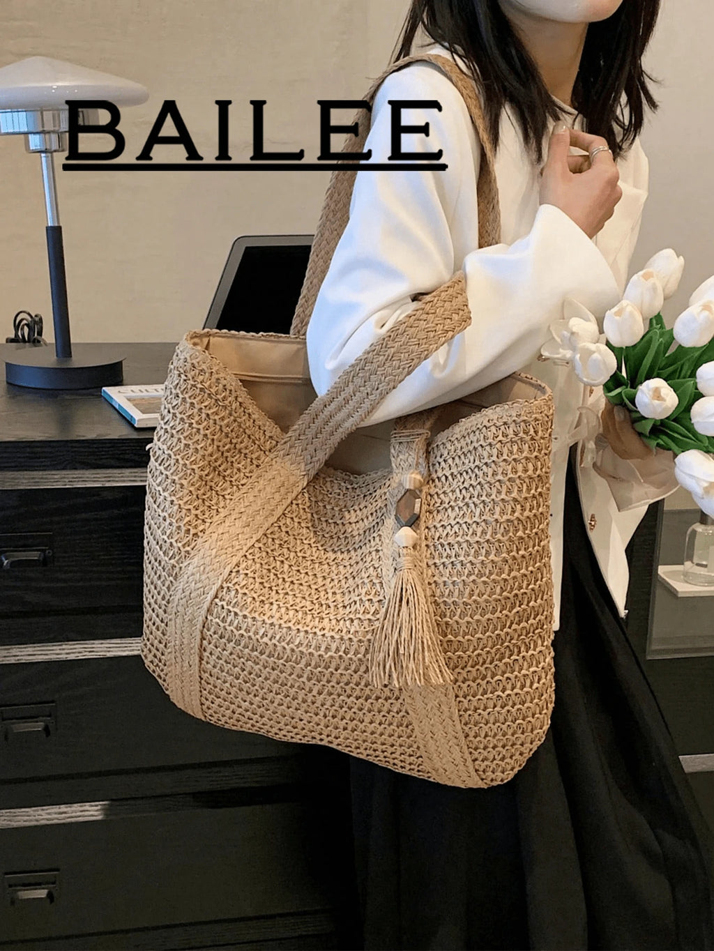 BAILEE A Fashionable Casual Handmade Woven Solid Color Tote Bag With Wooden Beads And Tassel Decoration, Perfect As A Gift