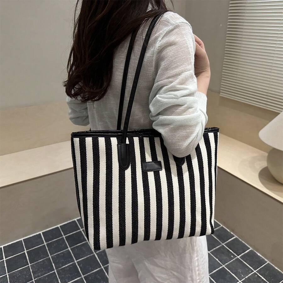 1pc Black & Gold Metal Buckle Scarf Tote Bag, Luxury High-End, Ins Hot Style, Commuter Chic, Niche Design, Versatile & Fashionable, Exquisite Feel, Suitable For Office Commute, Business Meeting, Shopp
