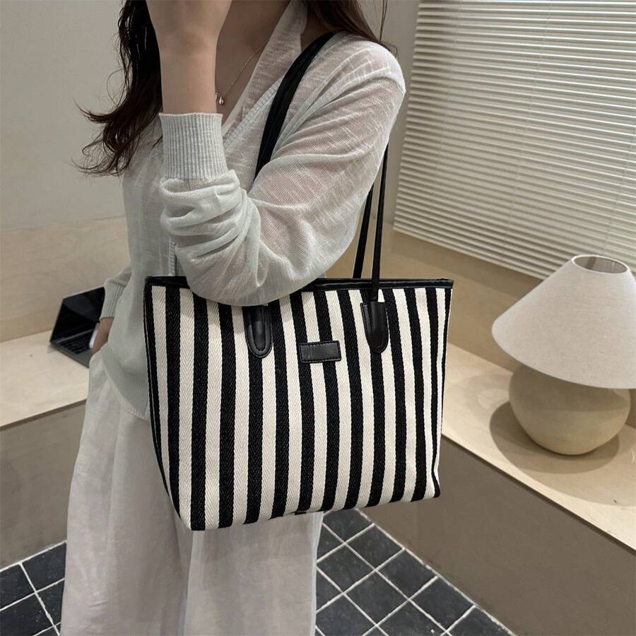 1pc Black & Gold Metal Buckle Scarf Tote Bag, Luxury High-End, Ins Hot Style, Commuter Chic, Niche Design, Versatile & Fashionable, Exquisite Feel, Suitable For Office Commute, Business Meeting, Shopp