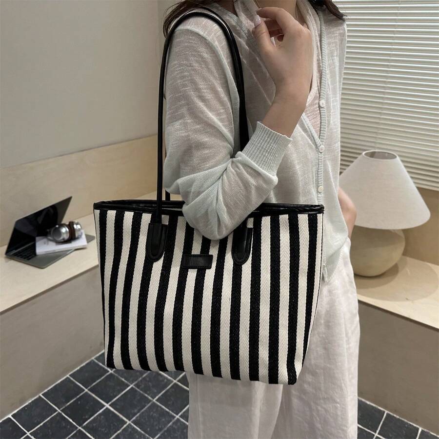 1pc Black & Gold Metal Buckle Scarf Tote Bag, Luxury High-End, Ins Hot Style, Commuter Chic, Niche Design, Versatile & Fashionable, Exquisite Feel, Suitable For Office Commute, Business Meeting, Shopp