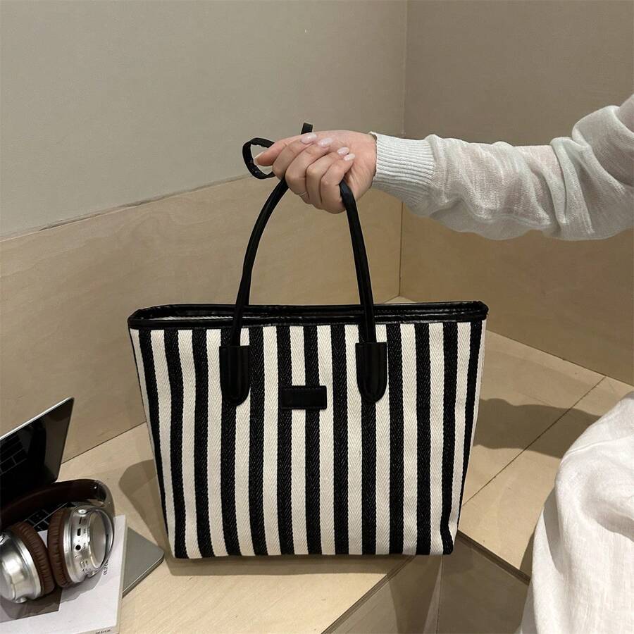 1pc Black & Gold Metal Buckle Scarf Tote Bag, Luxury High-End, Ins Hot Style, Commuter Chic, Niche Design, Versatile & Fashionable, Exquisite Feel, Suitable For Office Commute, Business Meeting, Shopp