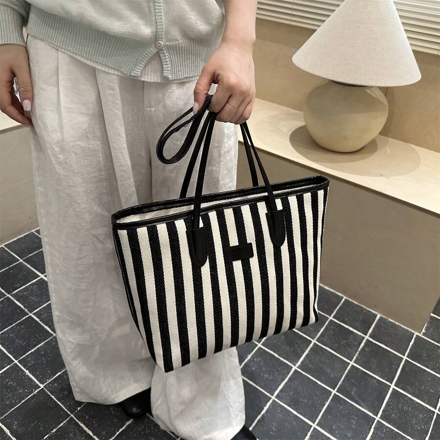 1pc Black & Gold Metal Buckle Scarf Tote Bag, Luxury High-End, Ins Hot Style, Commuter Chic, Niche Design, Versatile & Fashionable, Exquisite Feel, Suitable For Office Commute, Business Meeting, Shopp