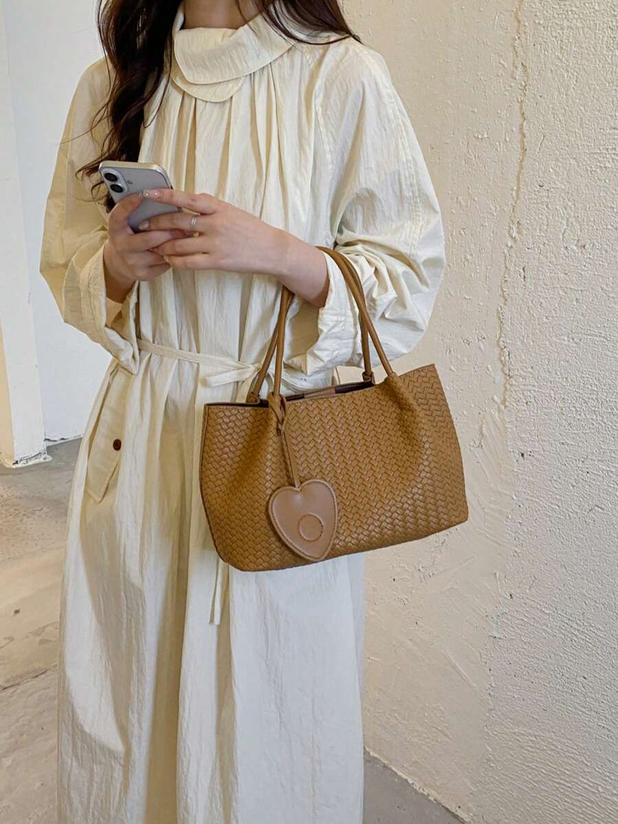 Korean Niche Ins Style Premium Woven Soft Leather Handbag Underarm Bag Fashion Basket Bag Shoulder Mother-Daughter Bag