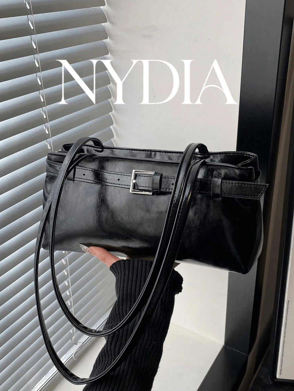 1PC Soft Long Tote Bag With Dual Long Handles, Knot Metal Closure Decoration, Badminton-Shaped Woven Strap Charm, Embossed Letter Logo, Gentle Girl Style Commuter Knot Handbag Design, Convertible Shou