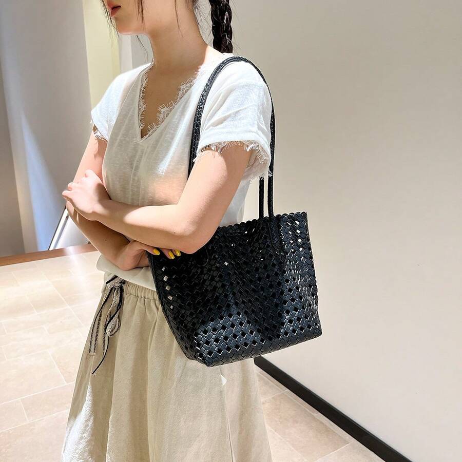 1pc Black & Gold Metal Buckle Scarf Tote Bag, Luxury High-End, Ins Hot Style, Commuter Elegant, Niche Design, Versatile & Chic, Exquisite Feeling, Suitable For Workplace Commute, Business Meeting, Sho