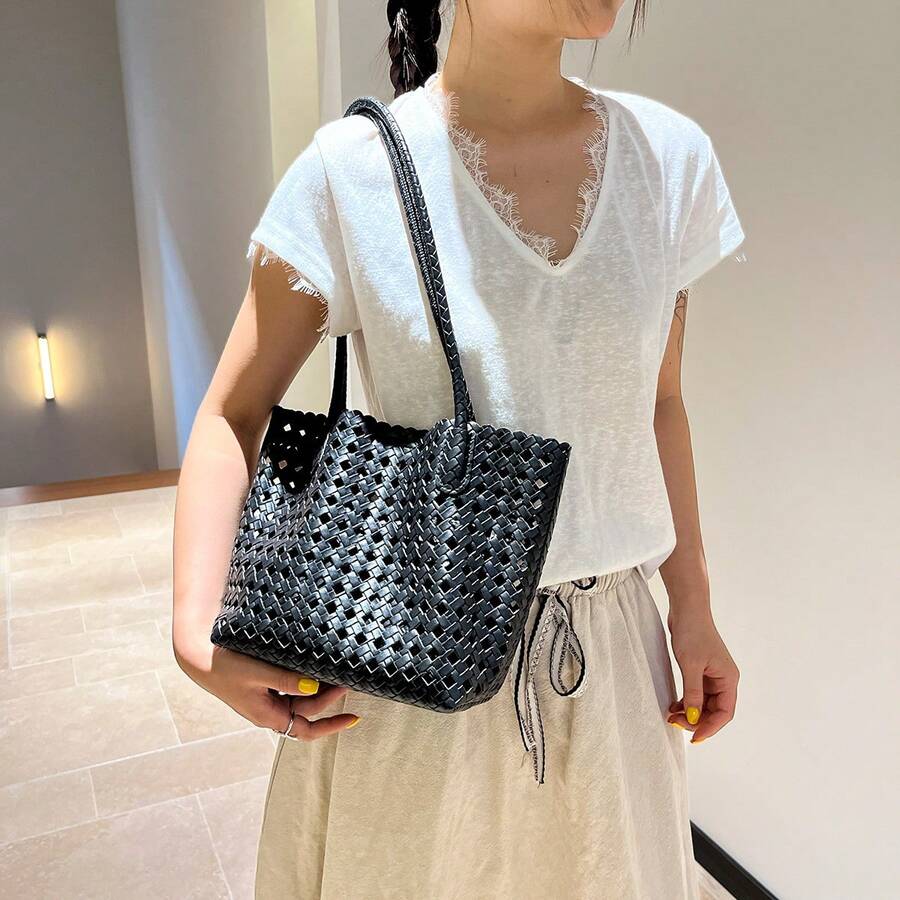 1pc Black & Gold Metal Buckle Scarf Tote Bag, Luxury High-End, Ins Hot Style, Commuter Elegant, Niche Design, Versatile & Chic, Exquisite Feeling, Suitable For Workplace Commute, Business Meeting, Sho