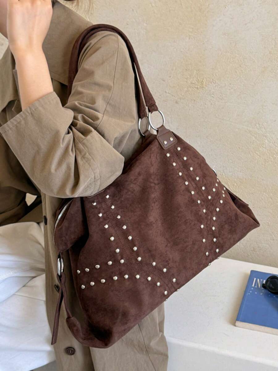 Autumn/Winter Retro Commuter Shoulder Bag For Women 2026 New Cool Rivet Tote Bag Large Capacity Travel Commuter Handbag