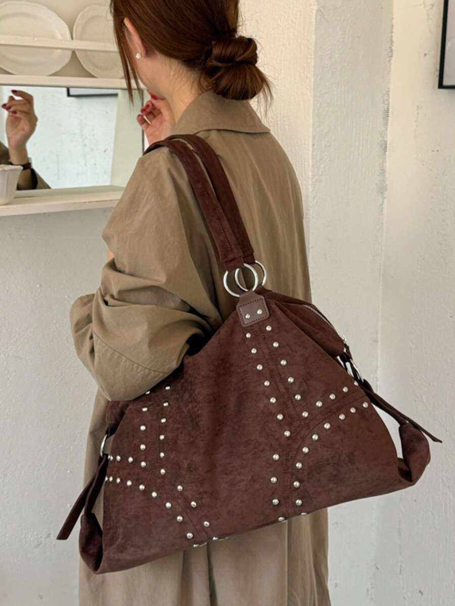Autumn/Winter Retro Commuter Shoulder Bag For Women 2026 New Cool Rivet Tote Bag Large Capacity Travel Commuter Handbag
