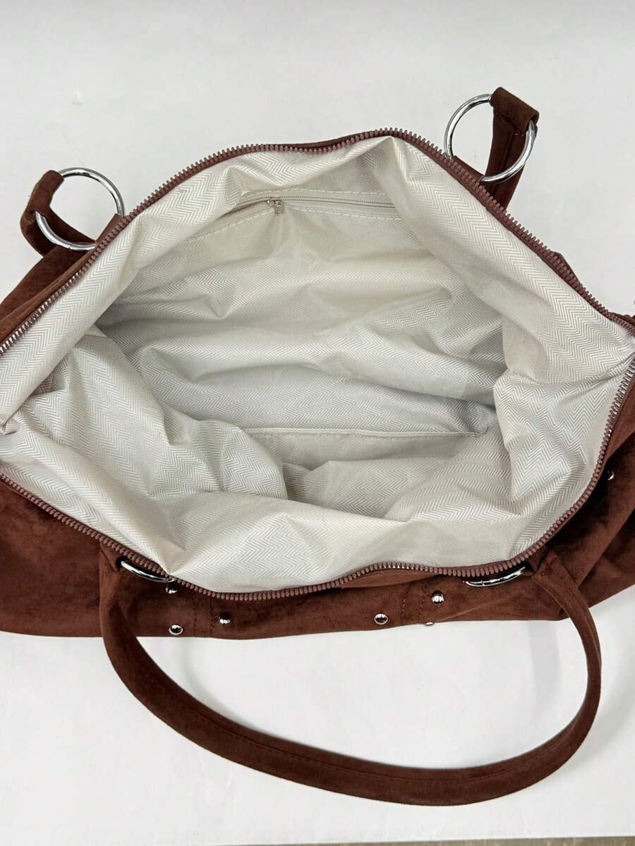 Autumn/Winter Retro Commuter Shoulder Bag For Women 2026 New Cool Rivet Tote Bag Large Capacity Travel Commuter Handbag