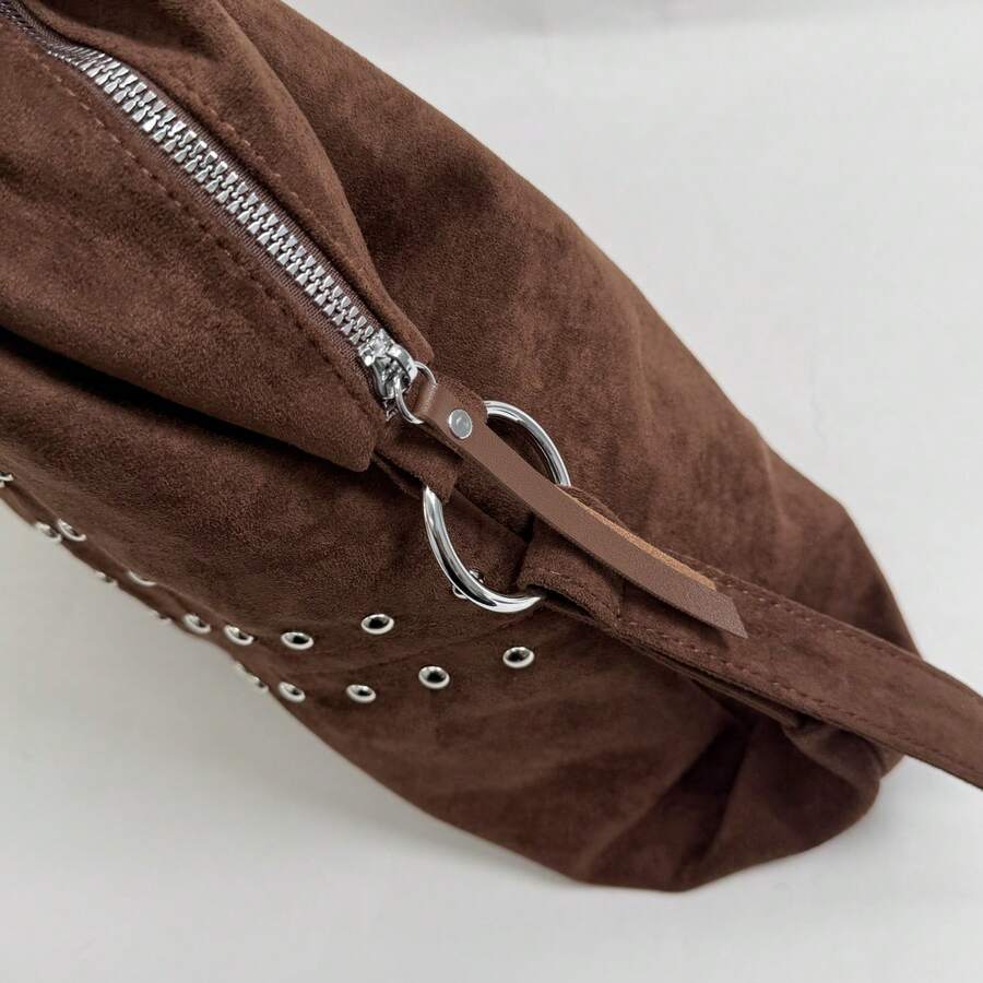 Autumn/Winter Retro Commuter Shoulder Bag For Women 2026 New Cool Rivet Tote Bag Large Capacity Travel Commuter Handbag