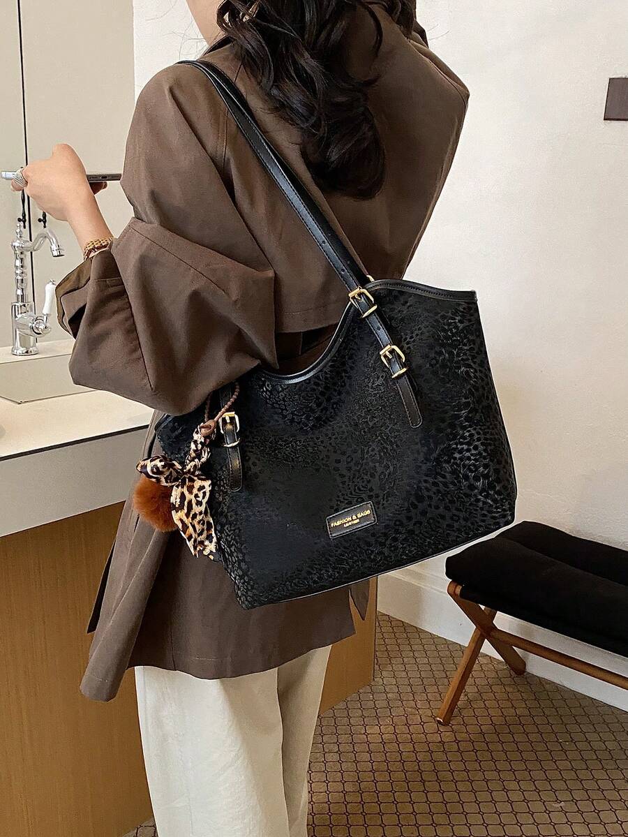 2026 New Vintage Chic Large Capacity Tote Bag Women's Handbag Commuter Bag Highly Attractive Shoulder Bag