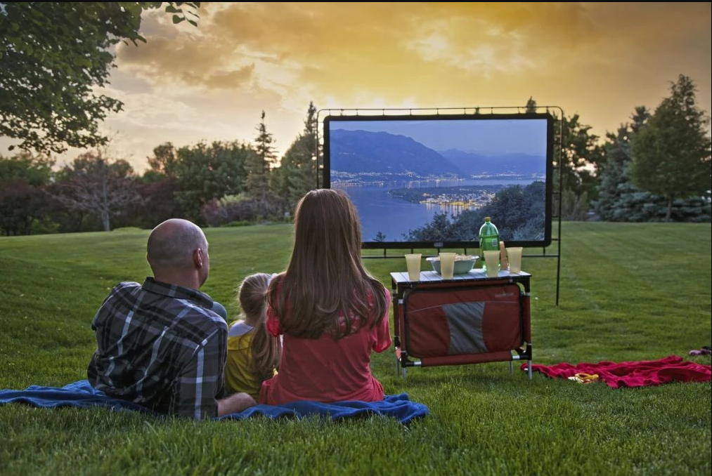 PORTABLE GIANT OUTDOOR MOVIE SCREEN